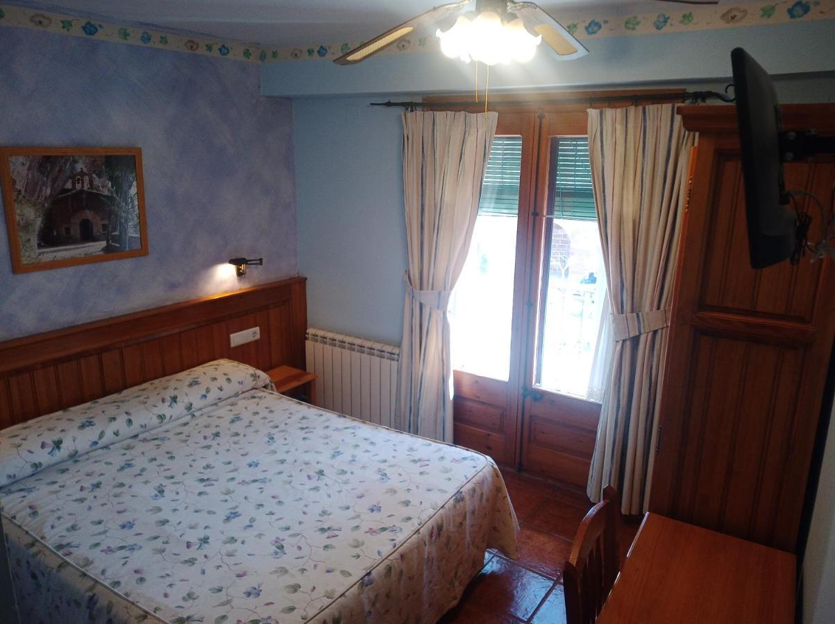 Hotel La Botiga Prades Eksteriør bilde